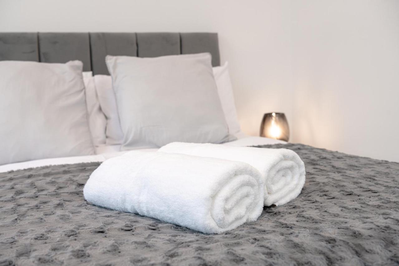 Fantastic New, London Apartment 3 Bed 1 Bath & Parking Whetstone Exteriér fotografie