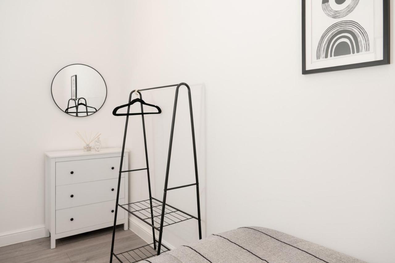 Fantastic New, London Apartment 3 Bed 1 Bath & Parking Whetstone Exteriér fotografie