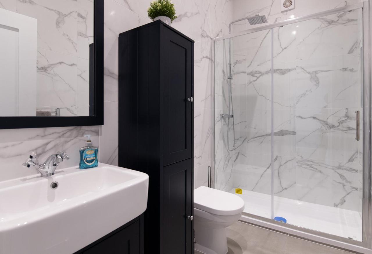 Fantastic New, London Apartment 3 Bed 1 Bath & Parking Whetstone Exteriér fotografie