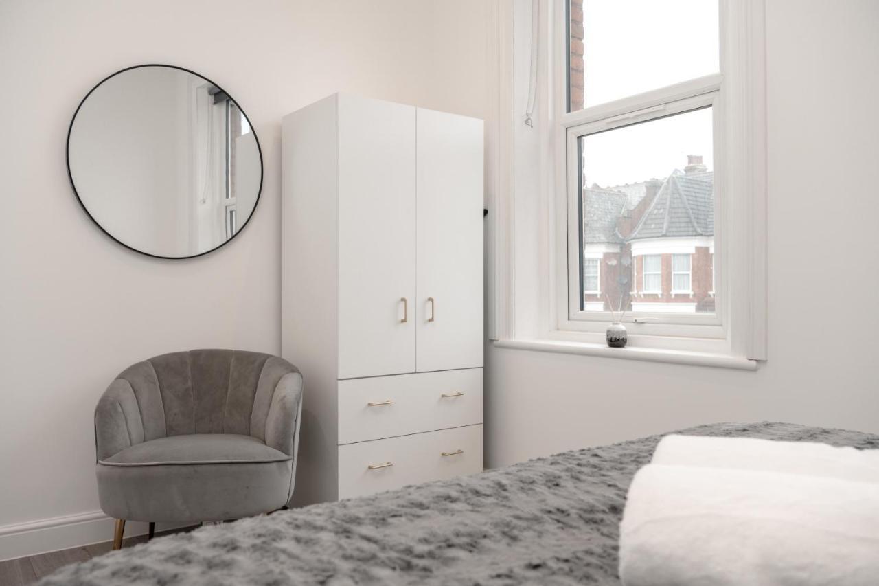 Fantastic New, London Apartment 3 Bed 1 Bath & Parking Whetstone Exteriér fotografie