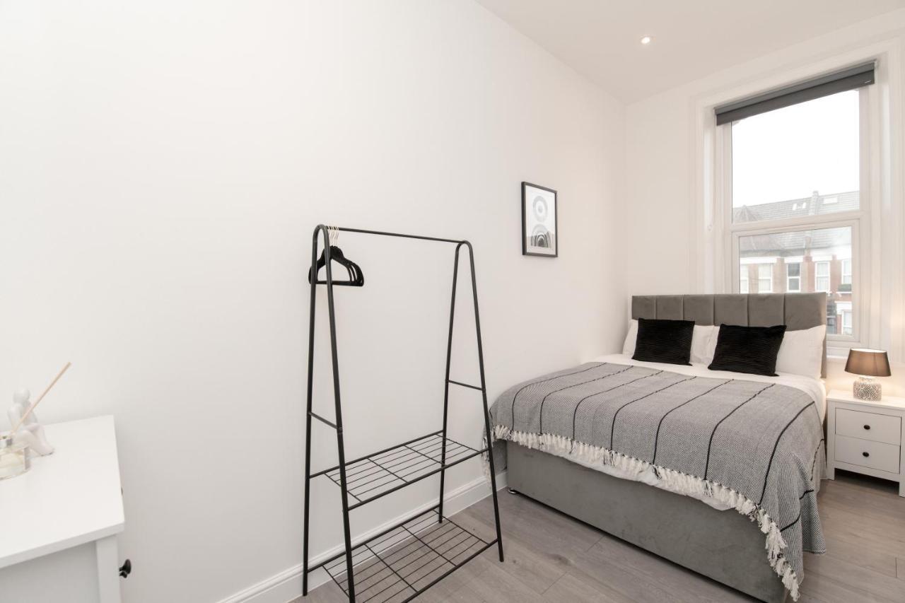 Fantastic New, London Apartment 3 Bed 1 Bath & Parking Whetstone Exteriér fotografie