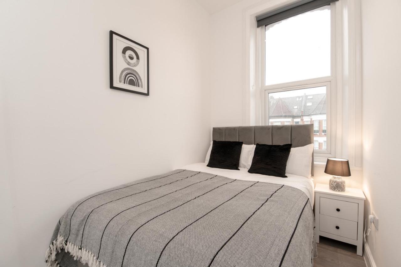 Fantastic New, London Apartment 3 Bed 1 Bath & Parking Whetstone Exteriér fotografie
